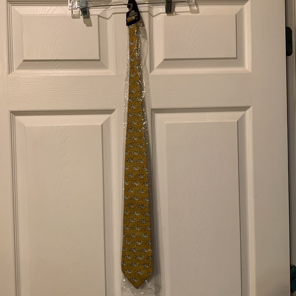 Appointed Apparel Living Epistles tie.  Gold/white/black. Angels.  New